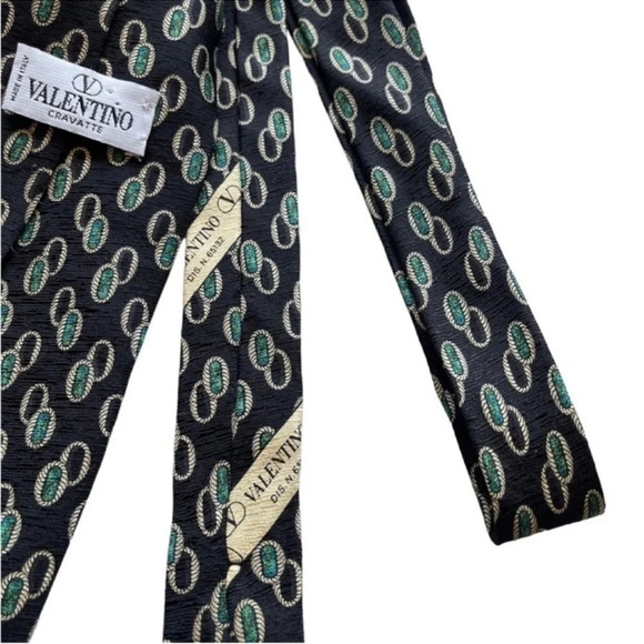VALENTINO 100% Silk Vintage Formal Men’s Tie - Picture 2 of 8